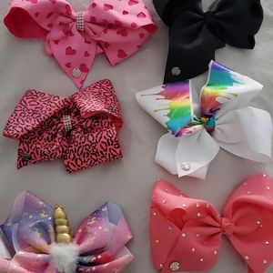 JoJo bows